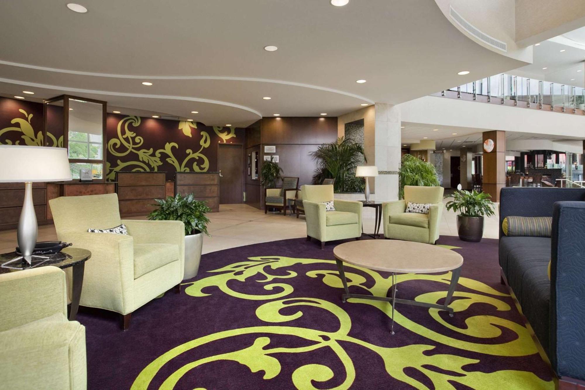 Embassy Hotel 4*